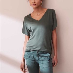 HOLD Lou & Grey | XS | V Neck Tee